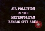 Immagine di Inquinamento atmosferico Kansas United States USA, 1967, secondo 16 filmato di repertorio 65675072631