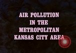 Immagine di Inquinamento atmosferico Kansas United States USA, 1967, secondo 18 filmato di repertorio 65675072631