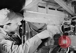 Immagine di Ispezione elettrica United States USA, 1943, secondo 3 filmato di repertorio 65675072637