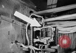 Immagine di Ispezione elettrica United States USA, 1943, secondo 14 filmato di repertorio 65675072637