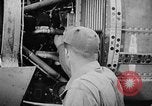 Immagine di Ispezione elettrica United States USA, 1943, secondo 22 filmato di repertorio 65675072637