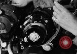 Immagine di Ispezione elettrica United States USA, 1943, secondo 26 filmato di repertorio 65675072637