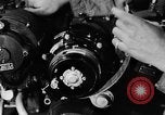 Immagine di Ispezione elettrica United States USA, 1943, secondo 27 filmato di repertorio 65675072637