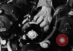 Immagine di Ispezione elettrica United States USA, 1943, secondo 34 filmato di repertorio 65675072637