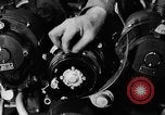 Immagine di Ispezione elettrica United States USA, 1943, secondo 36 filmato di repertorio 65675072637