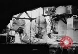 Immagine di Ispezione elettrica United States USA, 1943, secondo 40 filmato di repertorio 65675072637