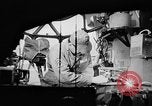 Immagine di Ispezione elettrica United States USA, 1943, secondo 46 filmato di repertorio 65675072637