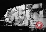 Immagine di Ispezione elettrica United States USA, 1943, secondo 47 filmato di repertorio 65675072637