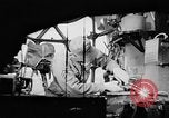 Immagine di Ispezione elettrica United States USA, 1943, secondo 49 filmato di repertorio 65675072637