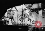 Immagine di Ispezione elettrica United States USA, 1943, secondo 52 filmato di repertorio 65675072637
