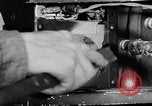 Immagine di Ispezione elettrica United States USA, 1943, secondo 60 filmato di repertorio 65675072637