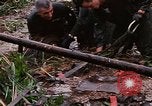 Image Récupération des LB-7 Bluefields au Nicaragua, 1969, de la seconde 18 séquences d'archives historiques vidéo 65675072640
