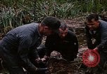 Image Récupération des LB-7 Bluefields au Nicaragua, 1969, de la seconde 27 séquences d'archives historiques vidéo 65675072640