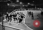 Standbild roller Derby Los Angeles California USA, 1938, aus Sekunde 11 historischem Filmmaterial Videoclip 65675072655