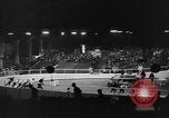 Standbild roller Derby Los Angeles California USA, 1938, aus Sekunde 16 historischem Filmmaterial Videoclip 65675072655