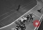 Standbild roller Derby Los Angeles California USA, 1938, aus Sekunde 19 historischem Filmmaterial Videoclip 65675072655