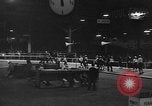 Standbild roller Derby Los Angeles California USA, 1938, aus Sekunde 23 historischem Filmmaterial Videoclip 65675072655