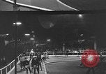 Standbild roller Derby Los Angeles California USA, 1938, aus Sekunde 27 historischem Filmmaterial Videoclip 65675072655
