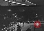 Standbild roller Derby Los Angeles California USA, 1938, aus Sekunde 28 historischem Filmmaterial Videoclip 65675072655