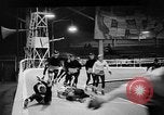 Standbild roller Derby Los Angeles California USA, 1938, aus Sekunde 31 historischem Filmmaterial Videoclip 65675072655