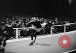 Standbild roller Derby Los Angeles California USA, 1938, aus Sekunde 34 historischem Filmmaterial Videoclip 65675072655