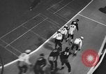 Standbild roller Derby Los Angeles California USA, 1938, aus Sekunde 37 historischem Filmmaterial Videoclip 65675072655