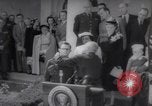 Image Le président Harry S Truman présente les médailles d'Honneur Washington DC USA, 1952, de la seconde 9 séquences d'archives historiques vidéo 65675072673