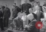 Image Le président Harry S Truman présente les médailles d'Honneur Washington DC USA, 1952, de la seconde 48 séquences d'archives historiques vidéo 65675072673