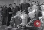 Image Le président Harry S Truman présente les médailles d'Honneur Washington DC USA, 1952, de la seconde 50 séquences d'archives historiques vidéo 65675072673