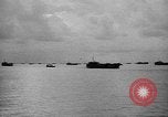 Standbild alliierten Truppen erobern Balikpapan Borneo Indonesien, 1945, aus Sekunde 13 historischem Filmmaterial Videoclip 65675072727