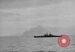 Standbild alliierten Truppen erobern Balikpapan Borneo Indonesien, 1945, aus Sekunde 15 historischem Filmmaterial Videoclip 65675072727