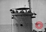 Standbild alliierten Truppen erobern Balikpapan Borneo Indonesien, 1945, aus Sekunde 16 historischem Filmmaterial Videoclip 65675072727