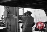 Standbild alliierten Truppen erobern Balikpapan Borneo Indonesien, 1945, aus Sekunde 27 historischem Filmmaterial Videoclip 65675072727