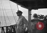 Standbild alliierten Truppen erobern Balikpapan Borneo Indonesien, 1945, aus Sekunde 33 historischem Filmmaterial Videoclip 65675072727
