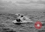 Standbild alliierten Truppen erobern Balikpapan Borneo Indonesien, 1945, aus Sekunde 49 historischem Filmmaterial Videoclip 65675072727