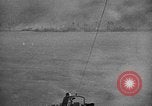 Standbild alliierten Truppen erobern Balikpapan Borneo Indonesien, 1945, aus Sekunde 57 historischem Filmmaterial Videoclip 65675072727