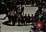 Standbild V-E Day Feier Paris Frankreich, 1945, aus Sekunde 8 historischem Filmmaterial Videoclip 65675072728