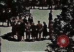 Standbild V-E Day Feier Paris Frankreich, 1945, aus Sekunde 10 historischem Filmmaterial Videoclip 65675072728