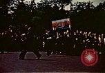 Immagine di V-e celebrazione della festa Parigi Francia, 1945, secondo 25 filmato di repertorio 65675072729