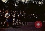 Immagine di V-e celebrazione della festa Parigi Francia, 1945, secondo 32 filmato di repertorio 65675072729