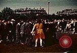 Immagine di V-e celebrazione della festa Parigi Francia, 1945, secondo 39 filmato di repertorio 65675072729