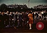 Immagine di V-e celebrazione della festa Parigi Francia, 1945, secondo 41 filmato di repertorio 65675072729