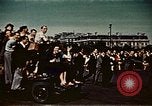Immagine di V-e celebrazione della festa Parigi Francia, 1945, secondo 52 filmato di repertorio 65675072729