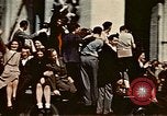 Immagine di V-e celebrazione della festa Parigi Francia, 1945, secondo 55 filmato di repertorio 65675072729