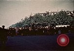 Immagine di V-e celebrazione della festa Teatro europeo, 1945, secondo 9 filmato di repertorio 65675072731