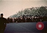 Immagine di V-e celebrazione della festa Teatro europeo, 1945, secondo 17 filmato di repertorio 65675072731