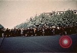 Immagine di V-e celebrazione della festa Teatro europeo, 1945, secondo 30 filmato di repertorio 65675072731