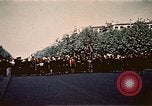 Immagine di V-e celebrazione della festa Teatro europeo, 1945, secondo 45 filmato di repertorio 65675072731