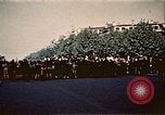Immagine di V-e celebrazione della festa Teatro europeo, 1945, secondo 55 filmato di repertorio 65675072731