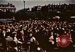Immagine di V-e celebrazione della festa Teatro europeo, 1945, secondo 61 filmato di repertorio 65675072731